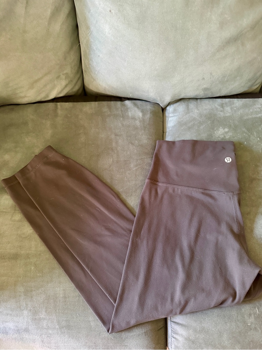 Lululemon Align Cropped Leggings
Size 8 Army Green